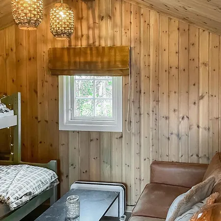 Сasa de vacaciones Pet Friendly In With Wifi Østby